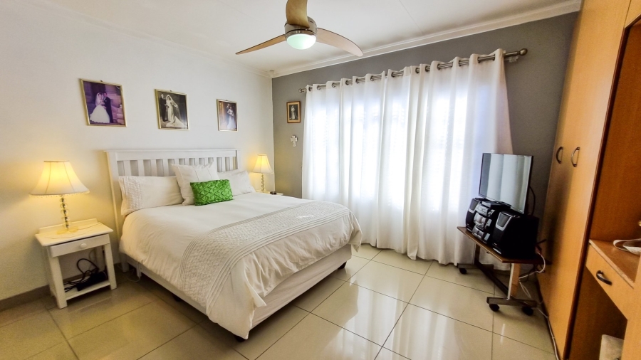 2 Bedroom Property for Sale in Langenhovenpark Free State